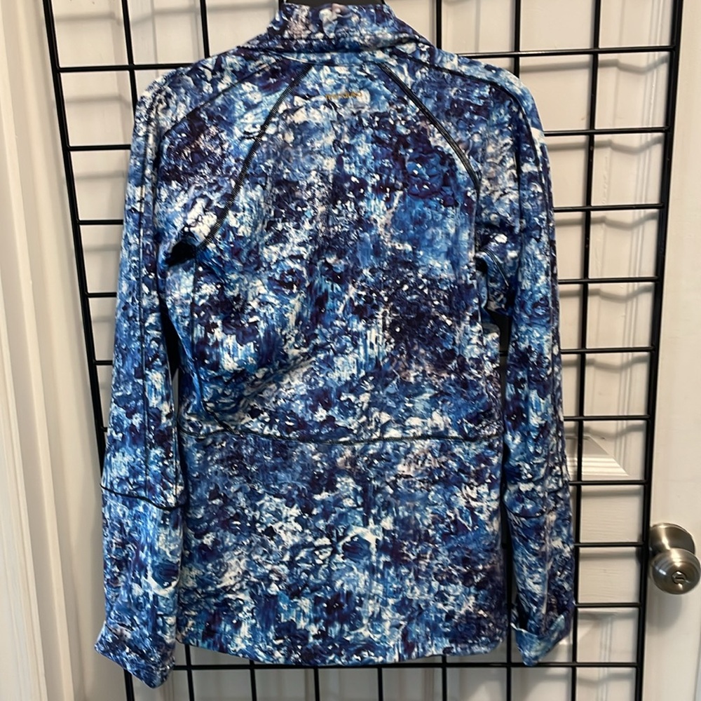 Manduka navy/white blooms jacket - Picture 2 of 5